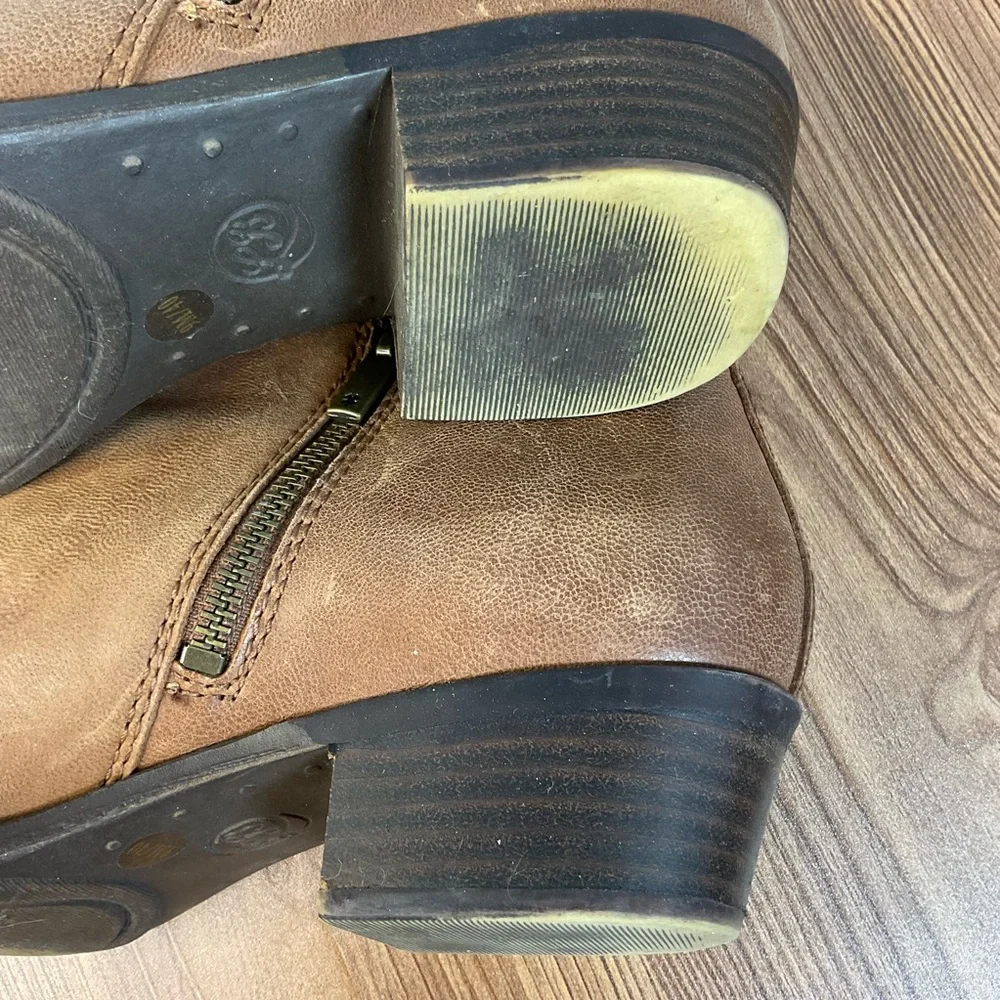 Lucky Brand Tan leather ankle boots distressed western inspiring side zip size 9